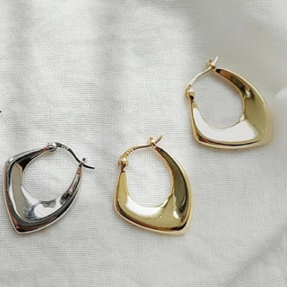 ⚡️Insta gold plated square hoop earrings - Picture 3 of 4